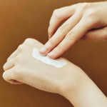 SKIN1004 - Madagascar Centella Probio-cica Glow Sun Ampoule SPF50+ PA++++ 50 ML | Protector Solar Antiedad